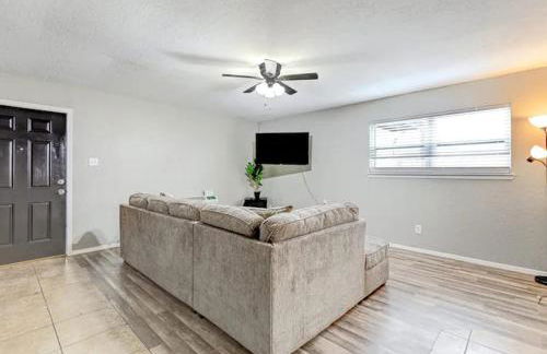 Charming 2BR in Central Lawton - Near Fort Sill - Photo 13