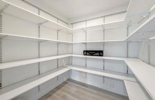 Solara: Waterfront Estate, Pool, Dock, Private Guest Suite - Foto 51