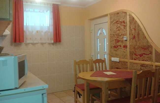 Levendula Apartman - Photo 16