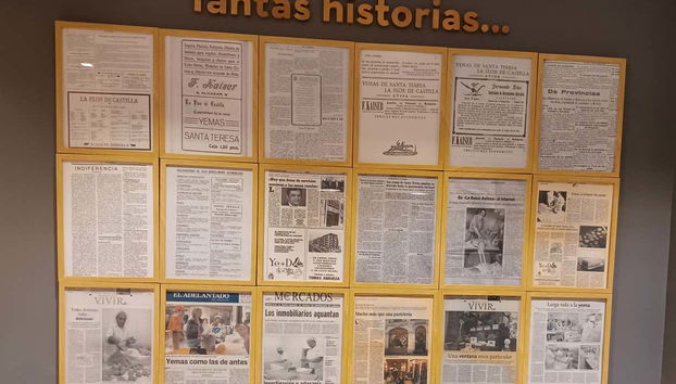 Ritagli di giornale esposti nel museo