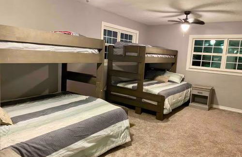 Cedar creek lake front home with Gorgeous Sunset - Foto 15