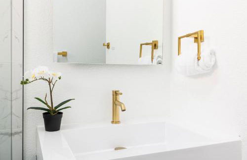 Lux Newly Remodeled DT, Patio, Fully Stocked 5Bd, 3Ba - Foto 32