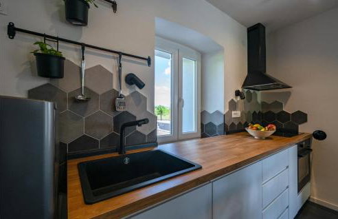 6 Bedroom Beautiful Home In Nedescina - Foto 22