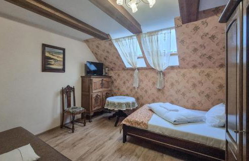 2 Bedroom Amazing Apartment In Obryta - Foto 14