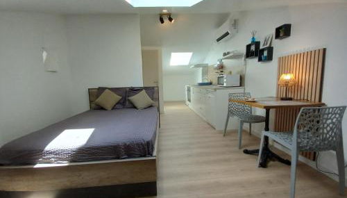 Studio Proche Centre ville avec Place de Stationnement - Foto 3