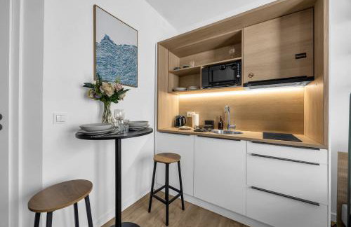 Praga Studio with Air-Con - 140m Metro, near PGE Narodowy Stadium - by Rentujemy - Foto 15