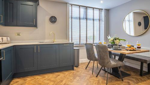 luxury 2 bed apartment, sea view, near the beach. - Foto 5