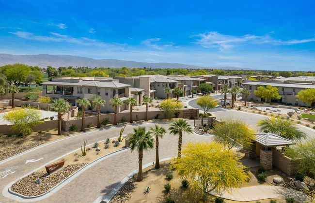 A Luxurious Oasis Experience in Desert Palm - Foto 10