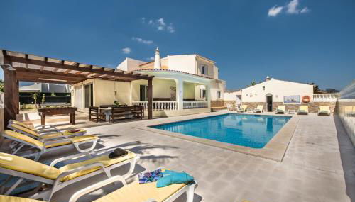 5BR Villa with Private Pool and Snooker Room - Foto 1