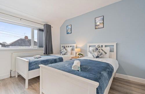 Centrally Located 4BR House By Hyped Properties Short Term Rental Agency With Free Parking Wolverhampton - Foto 3