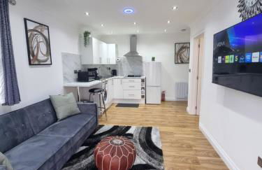 Very Cosy & Lovely 1 Bed Garden Apartment with side access, Suitable for Long Stay and Short Stay - Photo 4