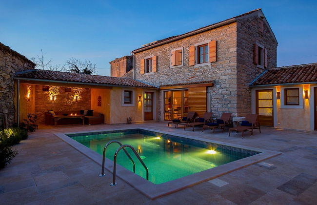 Beautiful Villa Consisting of two Houses With Private Pool, Near Pula and Beach - Foto 24