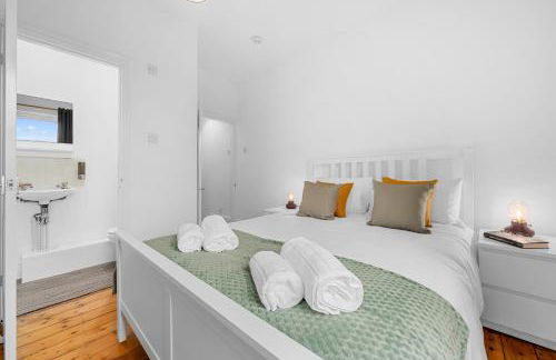 Cosy well-connected 3-bed house - Photo 24