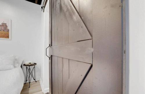 Housepitality - The Reichstag Suite - Modern - Foto 12