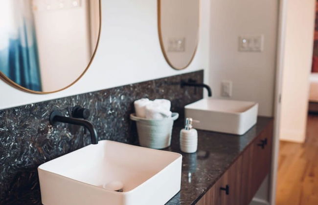 Lakeview Mid Century Luxury Cottage Citq 311414 - Photo 17