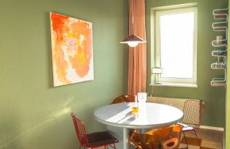 Zentrumsnahe 2-Zimmer Wohnung mit privatem Parkplatz und Balkon - Foto 3