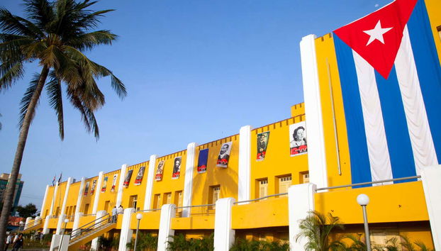 La facciata della caserma Moncada