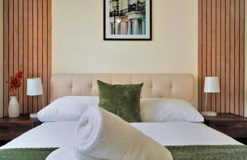 Thames Family Retreat, 2 bed house, Sleeps 6, with Parking and Garden - Foto 10