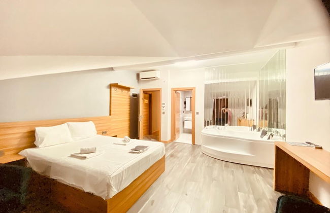 Waves Hotel - Photo 25