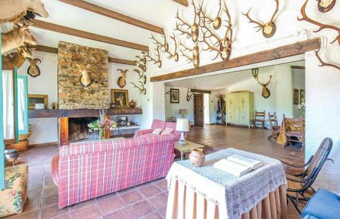 Nice Home In Higuera De La Sierra - Foto 15