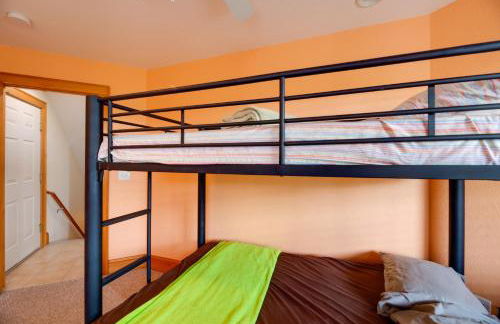 Quiet Hatteras Duplex with Decks about 1 Mile to Beach - Foto 23