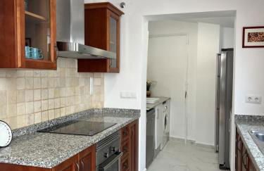 Modern 3 Bedroom Villa with Pool & Garden, Ideal for Families - Foto 3