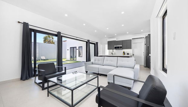 Brand NEW Villa Central Location Private Pool - Foto 2, Habitación