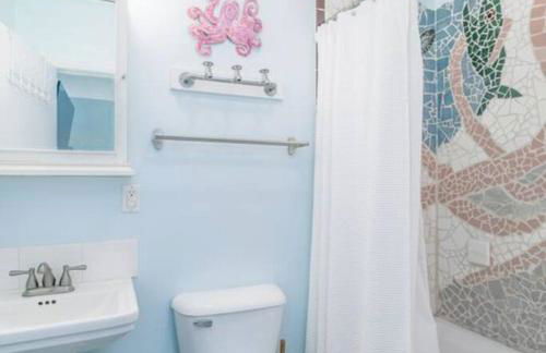 Why Knot Getaway…Rooftop with WaterView! Unit E - Foto 22