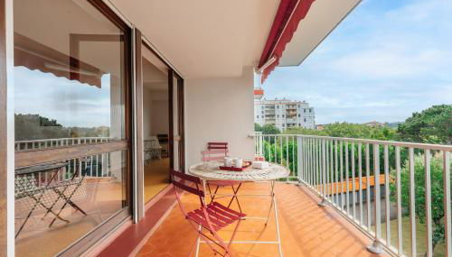 Sixties 64 2 bedrooms apartment with a balcony and parking in Biarritz - Foto 5
