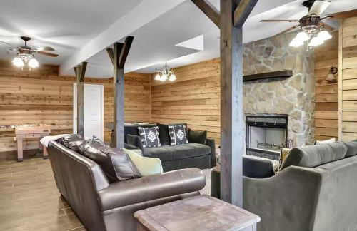 5 Bedroom Suites Hot Tub Jacuzzi Tub & Game Room - Photo 54