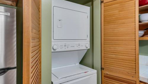 1 bedroom with a loft and hot tub cabin 45 minutes to Asheville - Foto 5