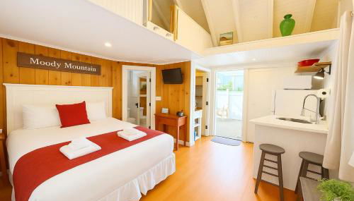 Cottage 1-2 -2 Bedroom 1 Bath End Unit with Kitchenette Private Courtyard Pet Friendly fee applies - Foto 2