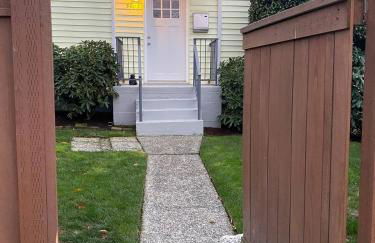 Garden Retreat • Deck Dining + Fire Pit - Foto 25