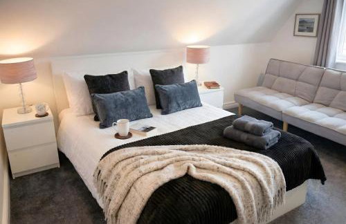 Rosey Lodge -1Bedroom Cousy Flat - Parking, Netflix, WIFI - Close to Blenheim Palace & Oxford - F5 - Photo 1