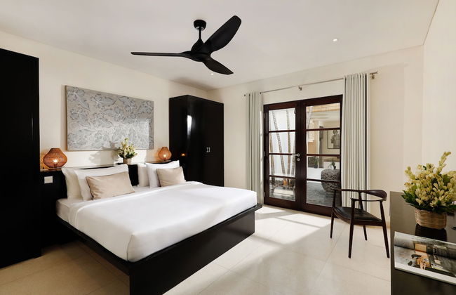 Black Beach Villa - Absolute Beachfront - Photo 3