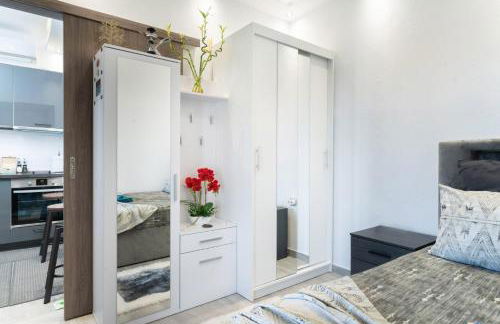 Zeffie's Studio - Photo 8