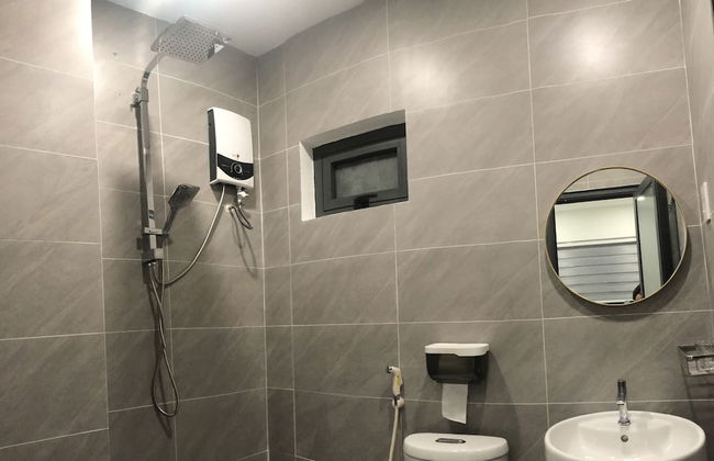 1988 Home - Apartments at Center District 1 - Foto 8