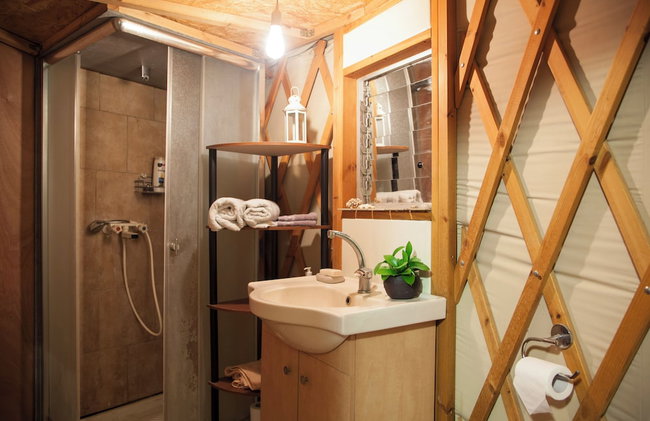 Yurt Located in a Little oak Grove - Foto 9