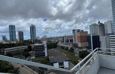 Apto com piscina e garagem para até 04 hóspedes perto SSA Shopping - Foto 32