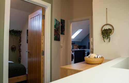 Upbeat Jungle Loft Apartment - Foto 30