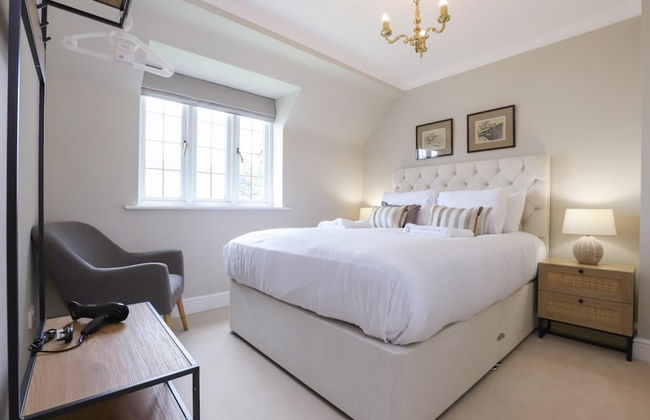 The Fosse Way Cottage - Breathtaking 5bdr Cottage With Parking Garden - Photo 52