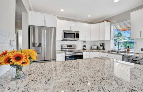 New! Waterfront Heated Pool & Jacuzzi 2 mi to Beach - Fishing Pier Relaxing SPA & Hammock - Photo 24