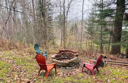 4M Cozy A-Frame in Bethlehem, NH - Fireplace, Firepit & Close to Skiing & Trails, Dogs welcome! - Photo 6