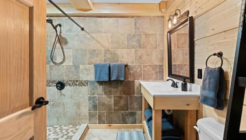 Ski In Ski Out Hunter Mtn Seasonal Pool Access w Panoramic Views Hike Swim Fish Unwind - Foto 5, towels, Shower