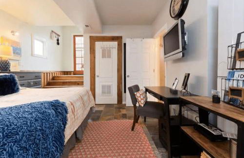 #StayinMyDistrict Hyde Park Down - Photo 17