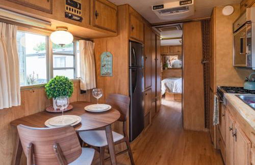 Beach Get Away Fabulous Vintage Trailer - Foto 8