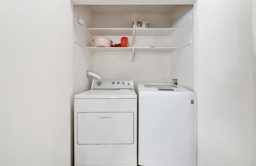 Charming 3BR - Prime Northwood Location - Foto 31