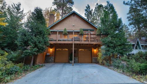 Treetop Bearadise - Best mountain living in a nicely furnished and decorated home - Foto 1