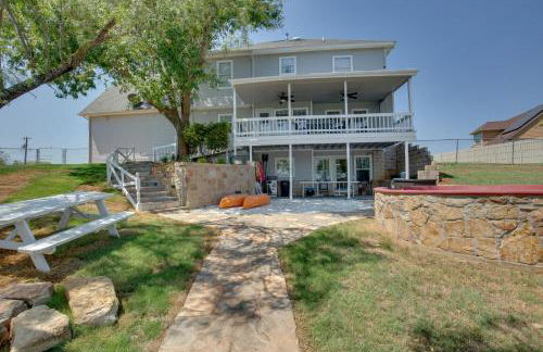 Game Room and Dock Waterfront Granbury Lake Retreat - Foto 2