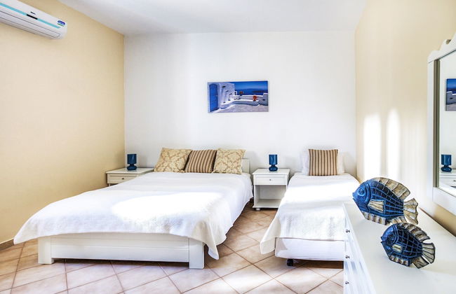 Spacious Villa with Private Pool & Outside Bar near Sea in Sisi - Foto 3